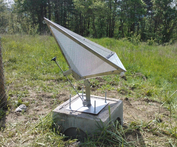 Corner reflector
